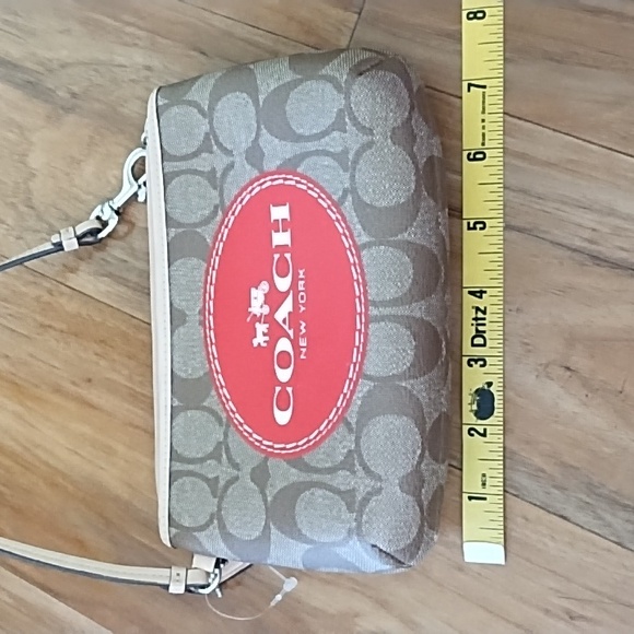 Coach Wristlet - Picture 10 of 12